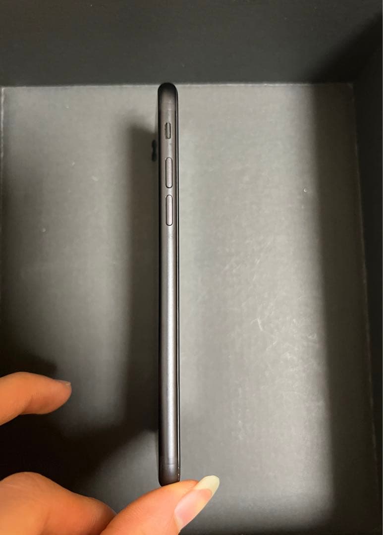 Apple iPhone 7 32GB ブラック SIMフリー